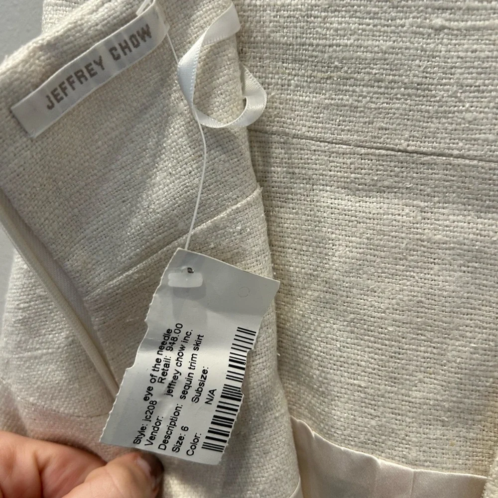 Jeffrey Chow White Cotton Linen Pencil Skirt with Embroidery and Sequins
